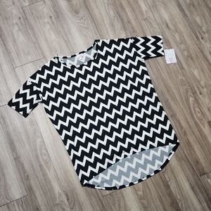 LuLaRoe Irma Oversized Chevron Black and White Women's Medium Stretchy Tunic Top